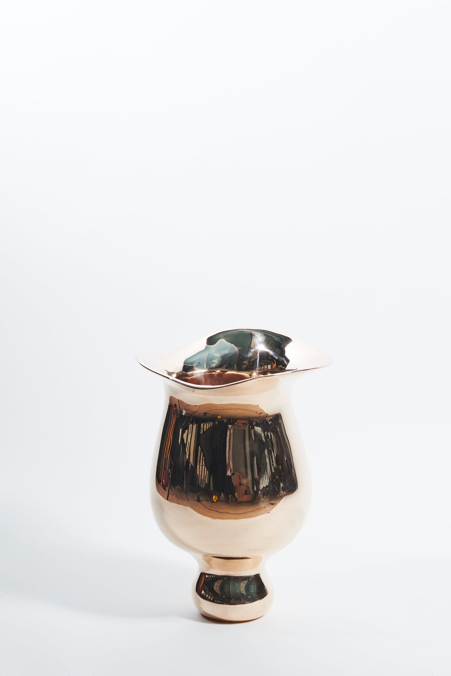 THE VASE MEGA